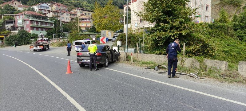 ŞİDDETLE ÇARPTI, BURNU BİLE KANAMADAN KURTULDU! - 1