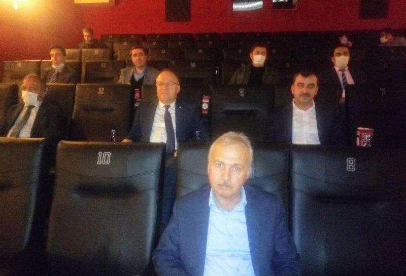 Vali Tutulmaz Akif filmine davet etti - 2