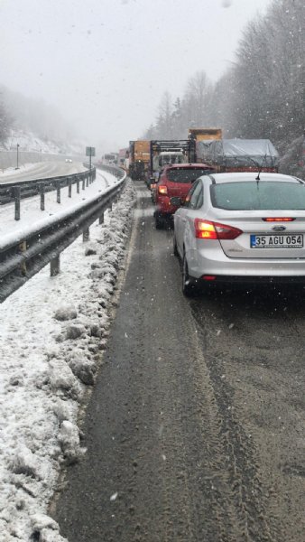 ARAÇLAR YOLDA KALDI... YOL UZUN ARAÇLARA KAPATILDI - 6