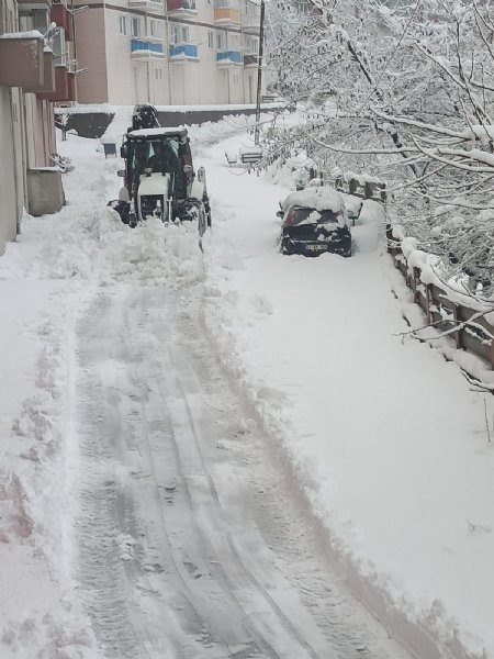 Belediye Başkanı´ndan rica:  ‘Zorunlu olmadıkça araç ile trafiğe çıkmayınız’ - 1