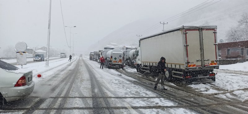Bolu Dağı Düzce kesimi ağır tonajlı araçlara kapatıldı - 2