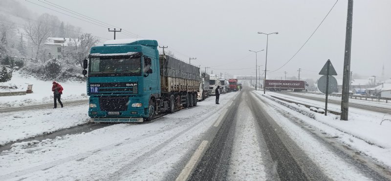 Bolu Dağı Düzce kesimi ağır tonajlı araçlara kapatıldı - 4