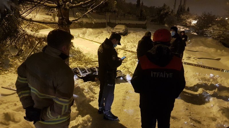 DEVRİLEN AĞACIN ALTINDA ÖLÜ BULUNDU! - 2