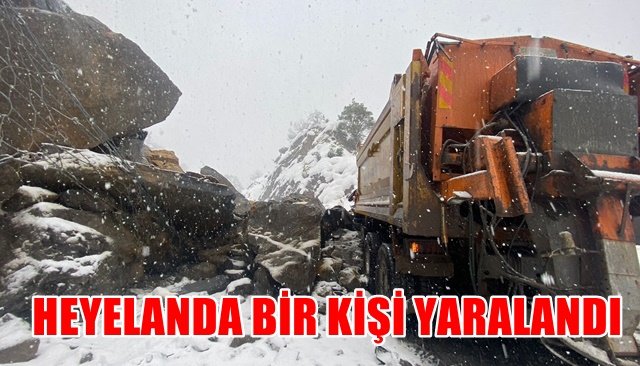 Heyelanda kar küreme aracının şoförü yaralandı