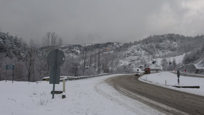 Kar, ulaşımı olumsuz etkiledi - 2