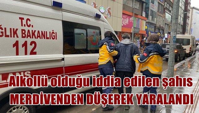 MERDİVENDEN DÜŞEREK YARALANDI