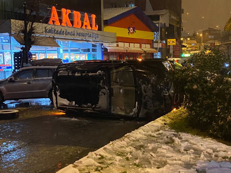 Refüje çarpan jip ters döndü - 4