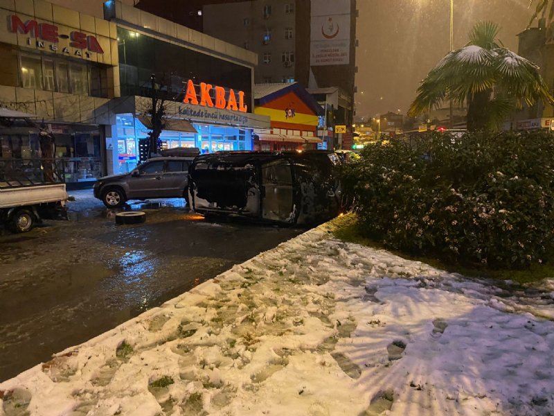 Refüje çarpan jip ters döndü - 6