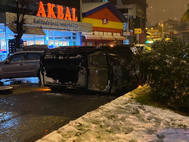 Refüje çarpan jip ters döndü - 7