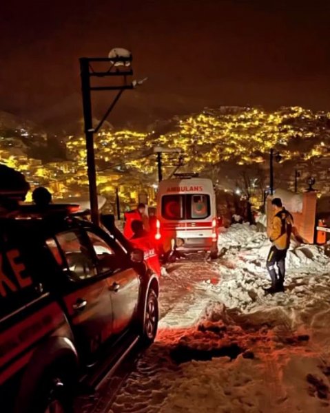 ZORLUKLARI AŞTILAR, HASTA VATANDAŞA ULAŞTILAR - 2