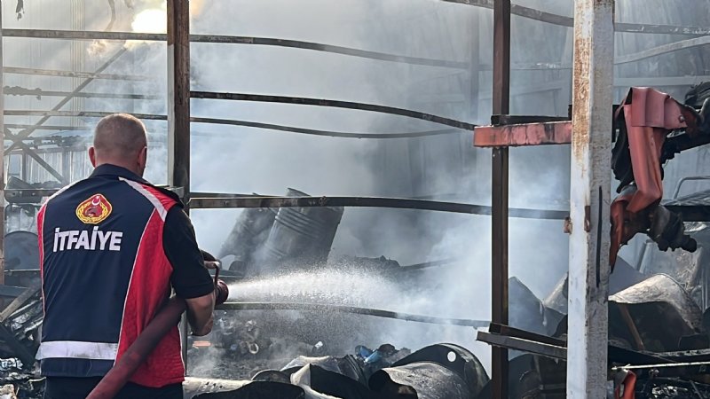 Fabrikanın yağ kazanında yangın çıktı… 4 SAATTE SÖNDÜRÜLDÜ - 7