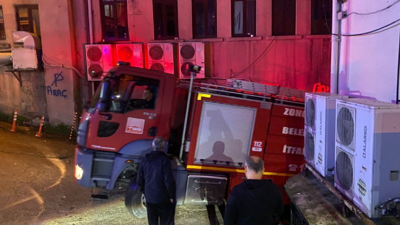 Fırında unutulan yağ yüzünden… GAZİPAŞA CADDESİNDE YANGIN! - 1