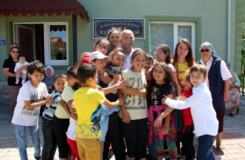 GURBETÇİ, ÇOCUKLARA KİTAP SEVGİSİNİ AŞILIYOR  - 1