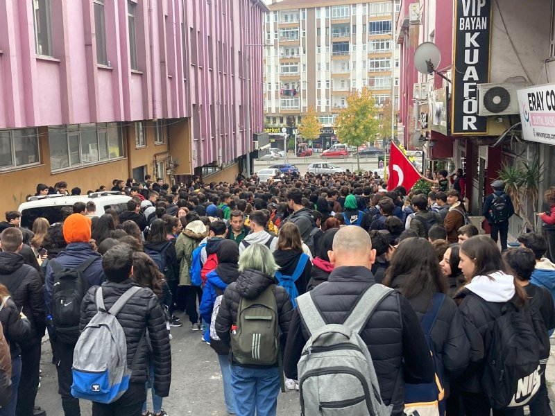 KEAL YİNE YER DEĞİŞTİRDİ - 1