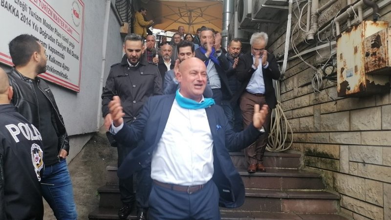 Ünlüer, kutlamaları kabul ederken duygulandı… “YİNE HEP BİRLİKTE!” - 3