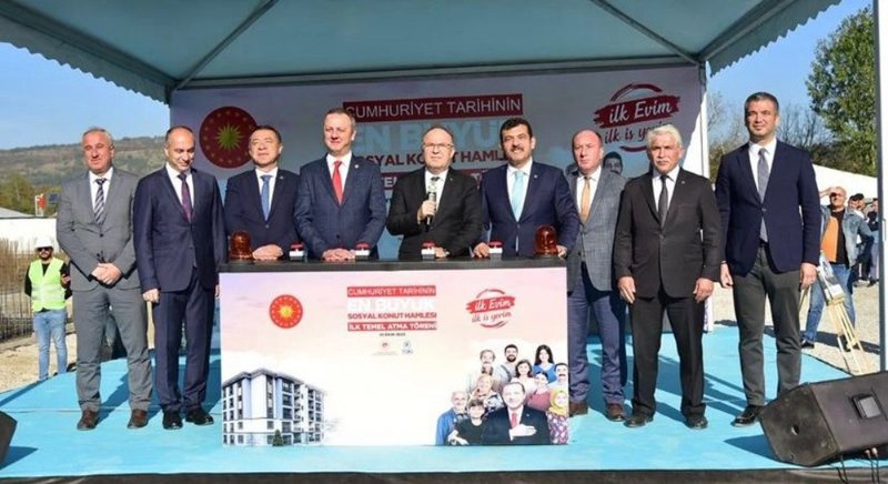 YÜZYILIN SOSYAL KONUT PROJESİNDE İLK TEMELLER ATILDI - 5