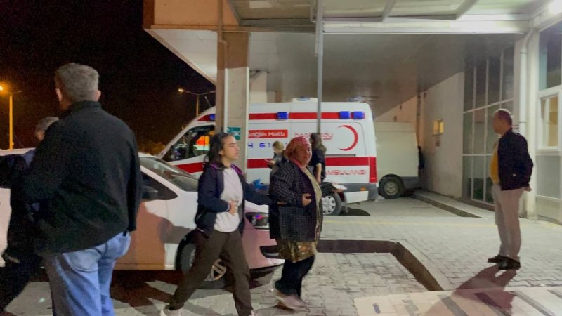 40 öğrenci hastaneye kaldırıldı... BESİN ZEHİRLENMESİ ŞÜPHESİ - 5
