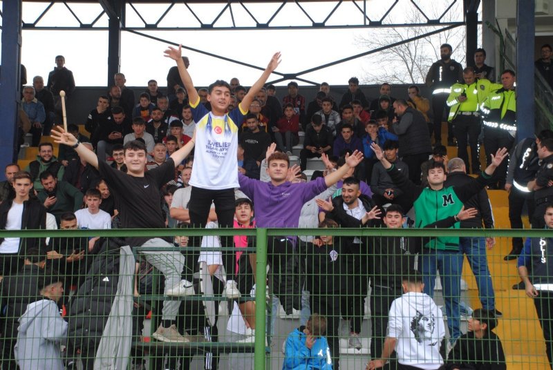 AMATÖR LİG MAÇINDA OLAY! - 4