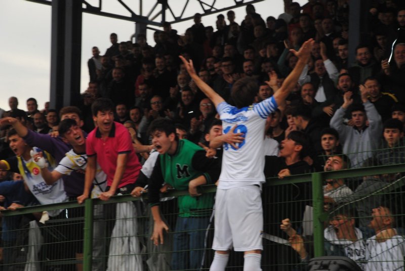 AMATÖR LİG MAÇINDA OLAY! - 2