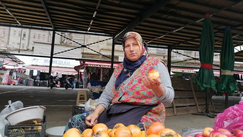 BU MEYVE SANKİ ECZA DEPOSU! - 1