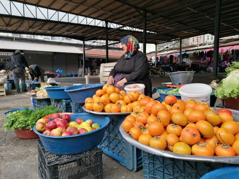 BU MEYVE SANKİ ECZA DEPOSU! - 2