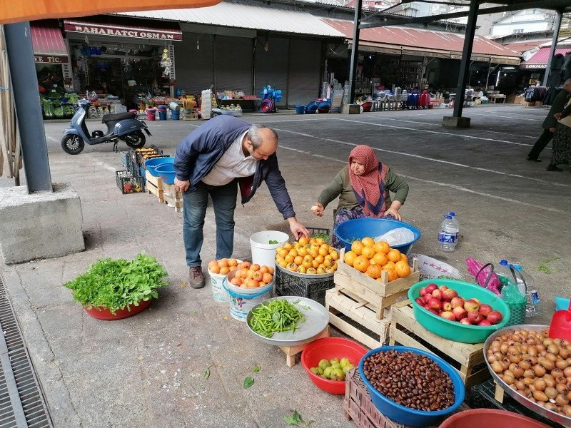 BU MEYVE SANKİ ECZA DEPOSU! - 3