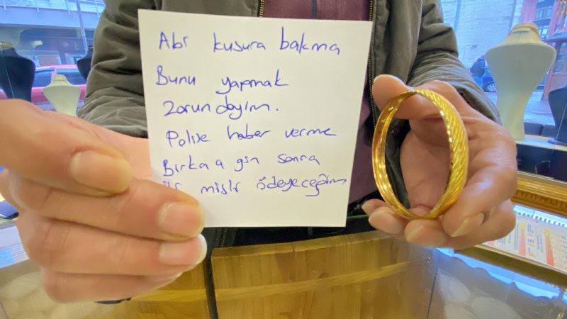 KUYUMCUYA NOT BIRAKIP BİLEZİK ÇALDI - 4