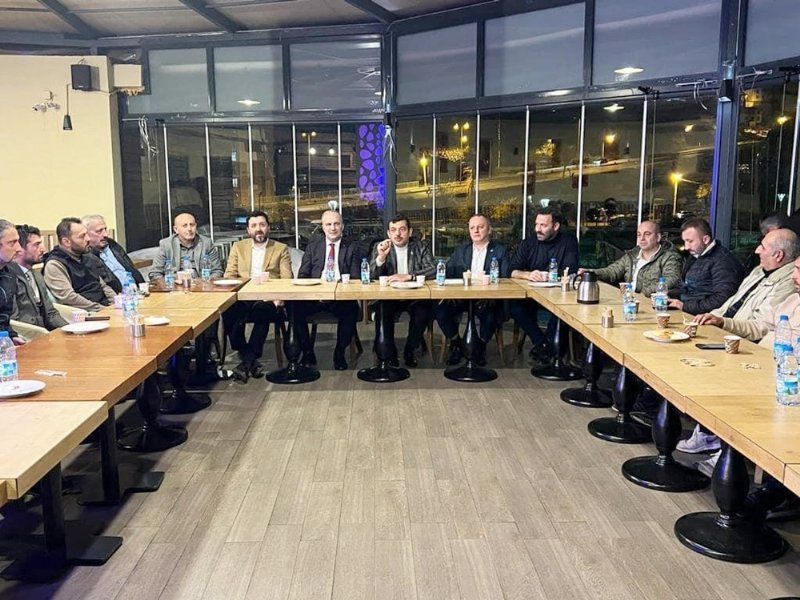 Mahalle teşkilatları ve önceki dönem yönetim kurulu üyeleriyle buluştular SAFLARI SIKLAŞTIRIYORLAR! - 2