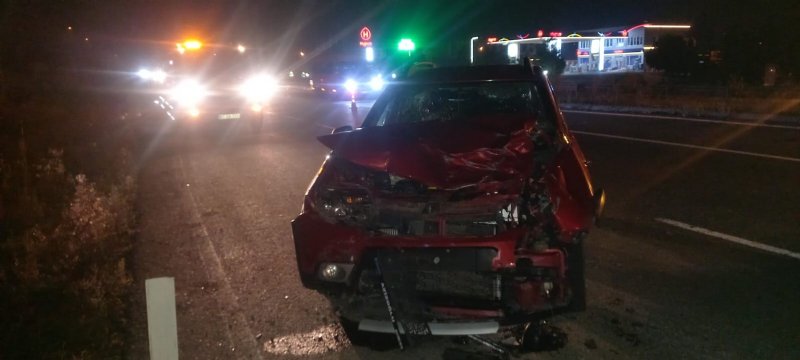 Yola aniden çıkan hayvan kazaya neden oldu: 2 yaralı  - 4