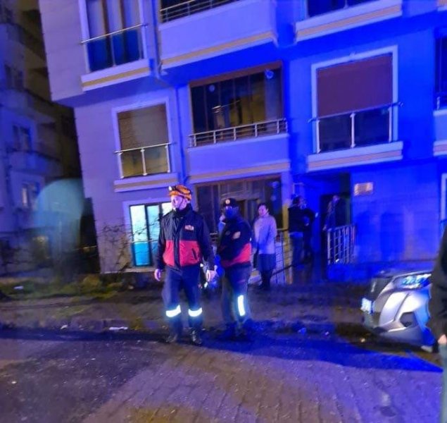 5 GÜNDÜR ULAŞILAMIYORDU; EVİNDE ÖLÜ BULUNDU - 1