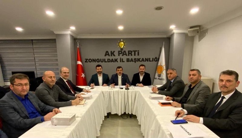 AK Parti İl Teşkilatından değerlendirme toplantısı “İLK GÜNKÜ HEYECAN VE MOTİVASYONLA…” - 2