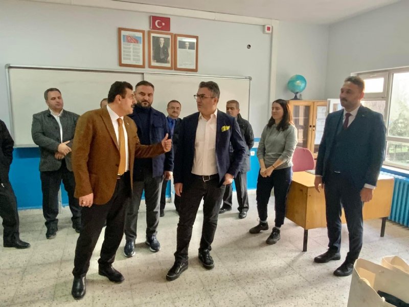 AK PARTİ MİNİKLERİ SEVİNDİRDİ - 3