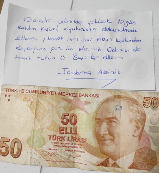 Askerler kullandıkları sabun, peçete ve şampuan için para bıraktılar; birer tane de not…  - 3