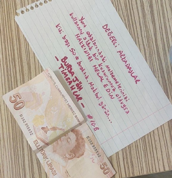 Askerler kullandıkları sabun, peçete ve şampuan için para bıraktılar; birer tane de not… - 5