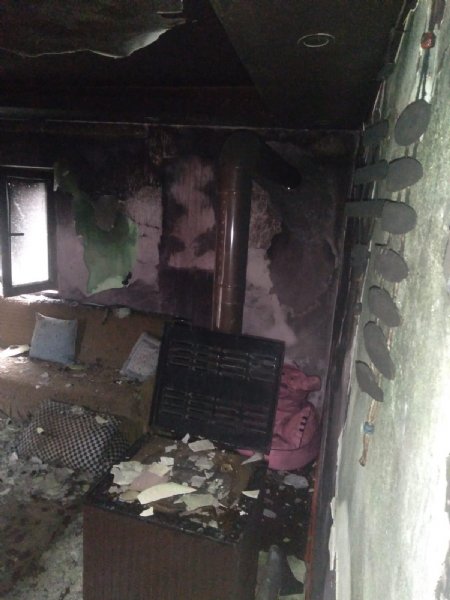 Ev kullanılamaz hale geldi… 3’Ü ÇOCUK 4 KİŞİ ÖLÜMDEN DÖNDÜ - 1