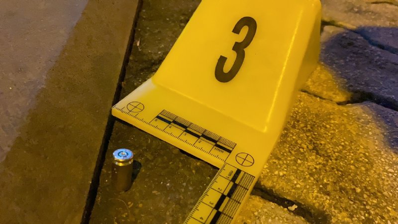 Husumetli iki grup arasında silahlı kavga: 5 YARALI - 2