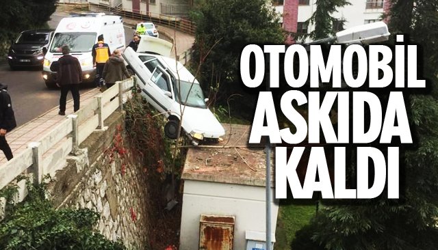 OTOMOBİL ASKIDA KALDI