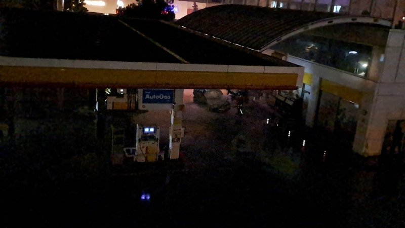 PETROL İSTASYONUNDA ARAÇ YANGINI - 1