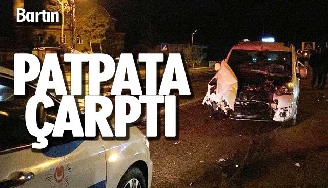 TİCARİ ARAÇ PATPATA ÇARPTI: 4 YARALI