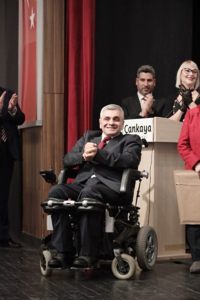 “YILIN GÖNÜLLÜSÜ ÖDÜLÜ” ŞENTÜRK’E - 1