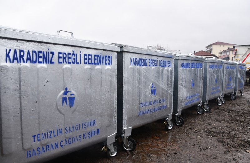 3 BİN ÇÖP KONTEYNIRI DEZENFEKTE EDİLİYOR - 3