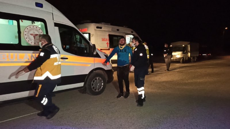 Düzce’de otomobil dereye uçtu, 3 yaralı - 3