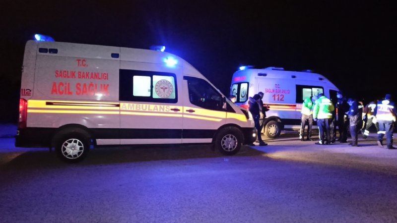 Düzce’de otomobil dereye uçtu, 3 yaralı - 4