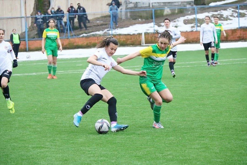 Turkcell Kadınlar Futbol Süper Ligi… Ereğli Belediyespor “farkı!” - 2