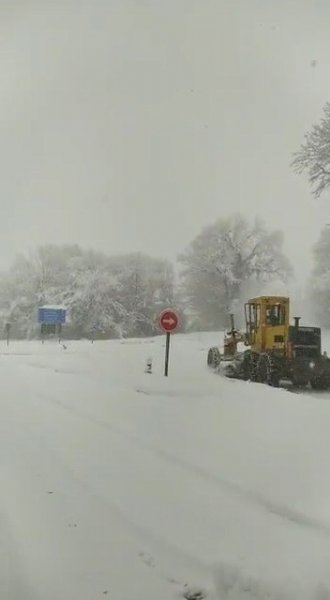 99 köyün yolu kapalı... - 1