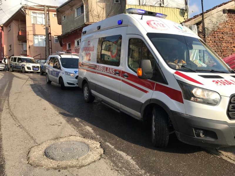 ANNESİNE KIZDI, KENDİNİ BIÇAKLADI! - 1