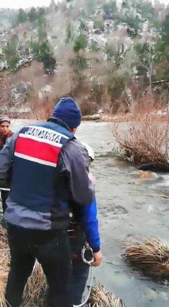 Avladığı ördeği almak için girdiği çayda hayatını kaybetti - 2