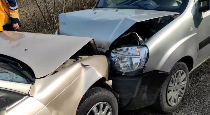  Cenazeye giderken kaza yaptılar   - 1