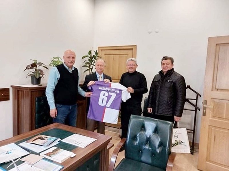 ÇORUMLUOĞLU’NA EREĞLİ BELEDİYESPOR FORMASI - 1