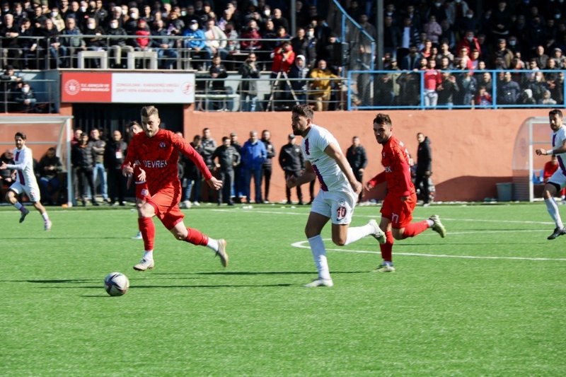 Şehit Vefa Karakurdu Stadı’nda tarihi galibiyet… Ereğli Belediyespor 3-Devrek Belediyespor 1… ŞAMPİYONLUK YOLUNDA! - 10